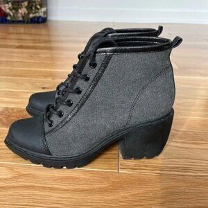 Opening Ceremony Grunge Canvas Lace Up Black Sneakers Sz 38
